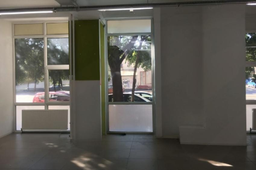 Spațiu comercial, de 261 mp, în Parcul Carol