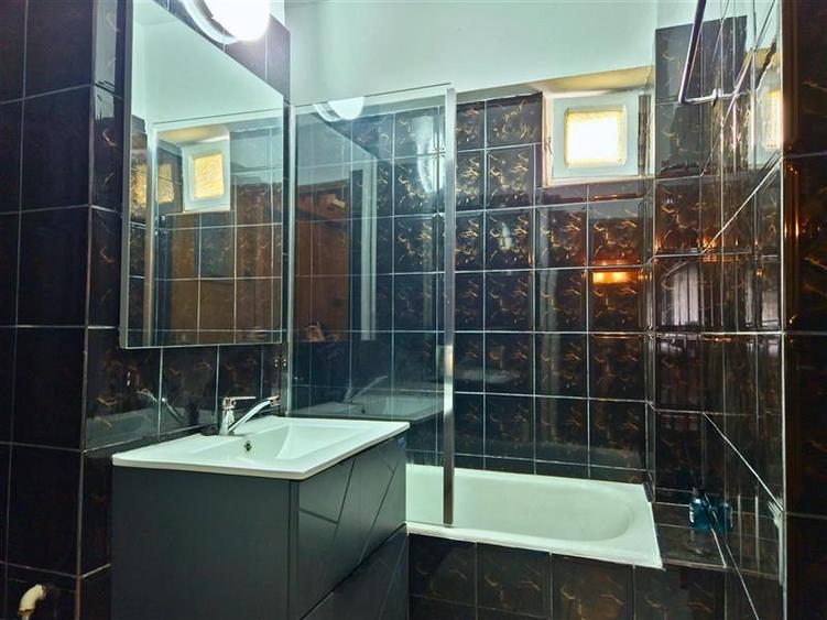 Apartament cu 3 camere decomandat în 1 Mai