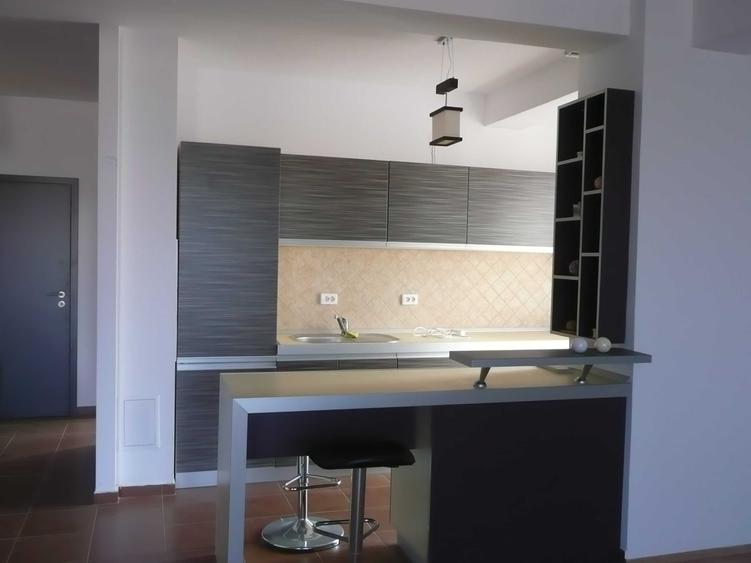 Apartament cu 2 camere decomandat în Complex Studențesc