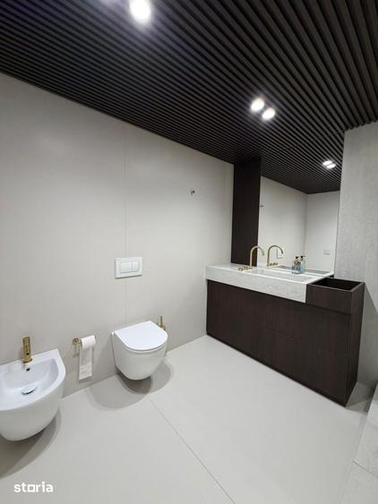 Apartament cu 4 camere, mobilat în Central
