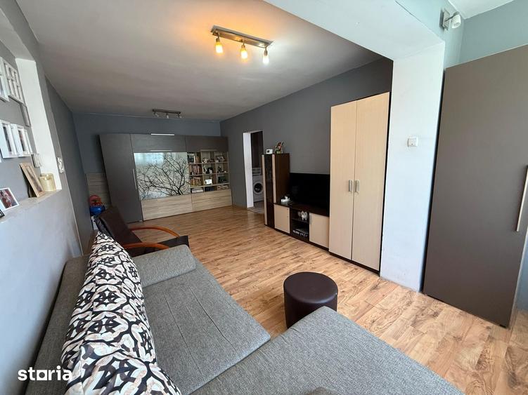 Apartament cu 3 camere în Săsar