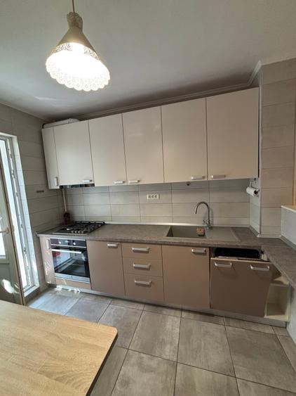 Apartament cu 2 camere decomandat în Berceni
