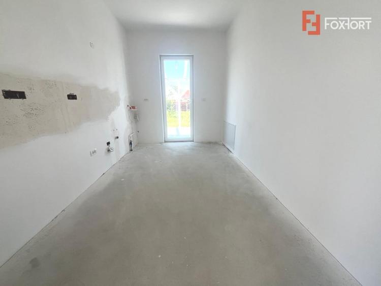 Duplex cu 4 camere cu Canalizare în Moșnița Nouă