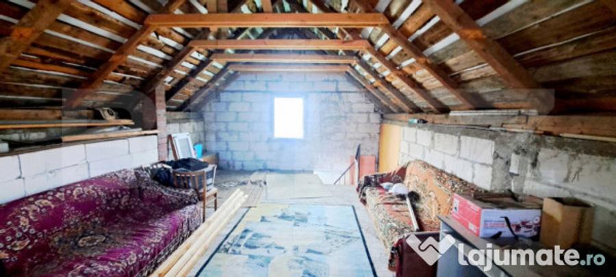 Casă cu 2 camere cu Teren 1000 Mp în Dezmir