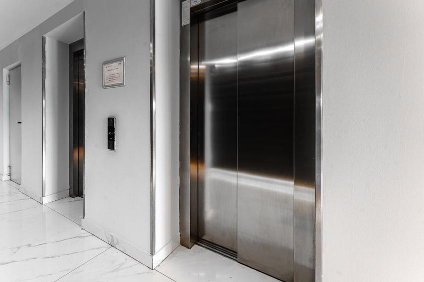 Apartament cu 2 camere decomandat, mobilat în Aviației