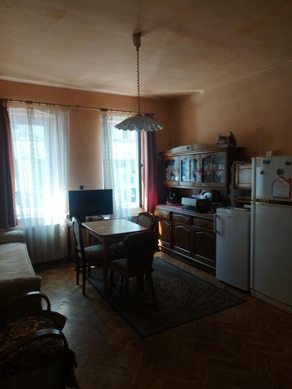 Casă individuală cu 2 camere cu Canalizare în Central