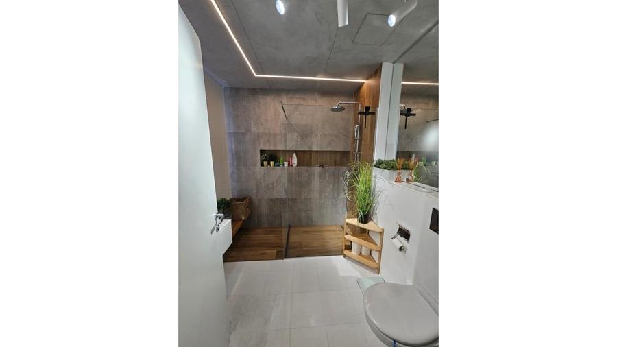 Apartament cu 4 camere decomandat, mobilat în Calea Călărașilor