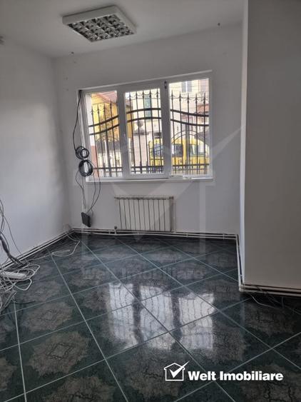 Casă individuală cu 14 camere cu Canalizare în Zorilor