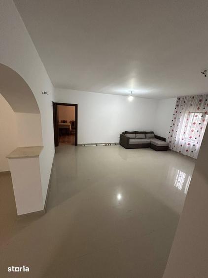 Casă cu 4 camere cu Teren 1090 Mp în Central