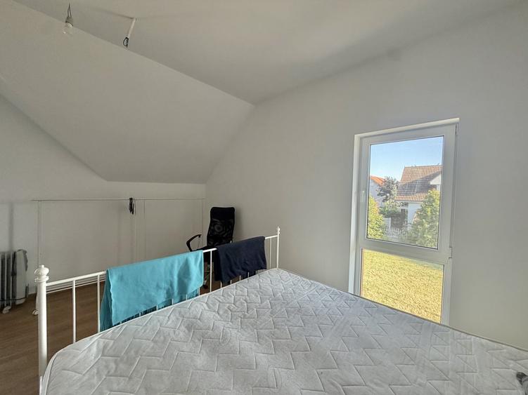 Casă individuală cu 4 camere cu Garaj în Sânmihaiu Român