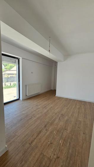 Apartament cu 3 camere semidecomandat în Frumoasa