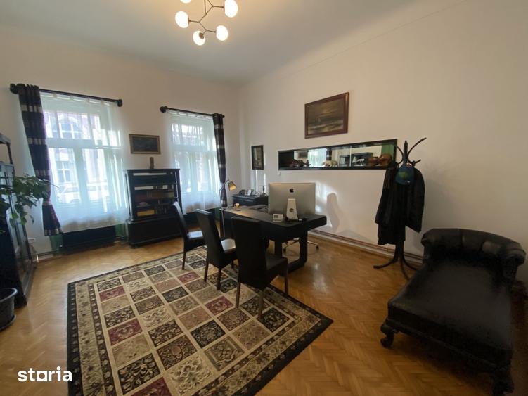 Casă cu 6 camere cu Teren 218 Mp în Central
