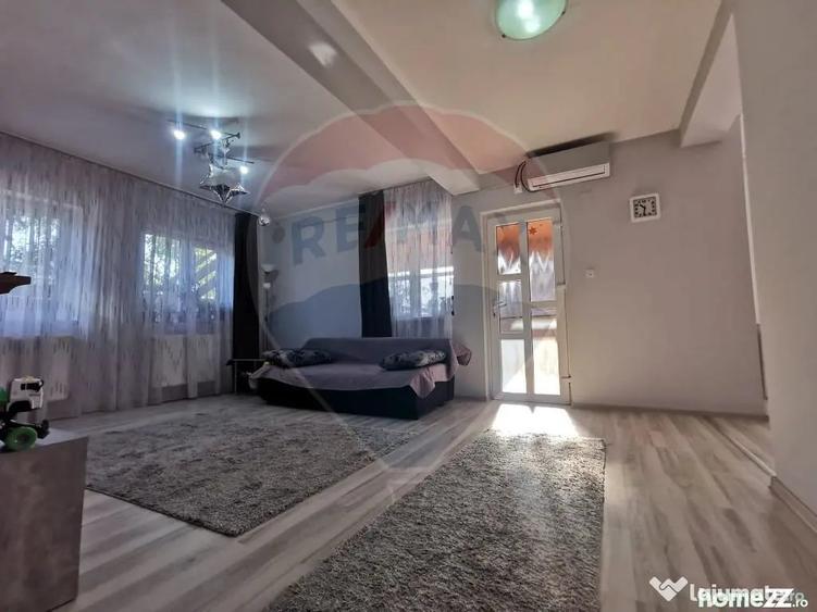 Casă cu 7 camere cu Teren 342 Mp în Calea Clujului