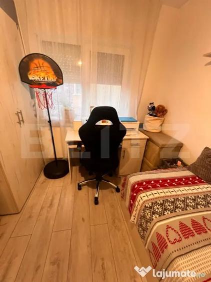 Apartament cu 4 camere decomandat în Central