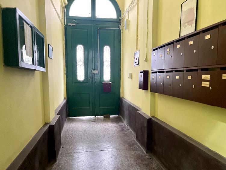 Apartament cu 2 camere decomandat, mobilat în P-ța Unirii