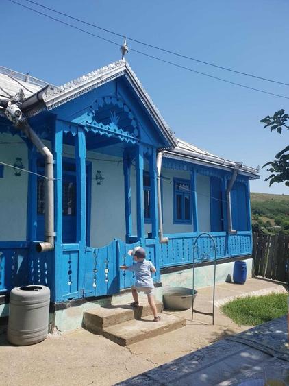 Casă cu 4 camere cu Teren 1600 Mp în Orășeni-Vale