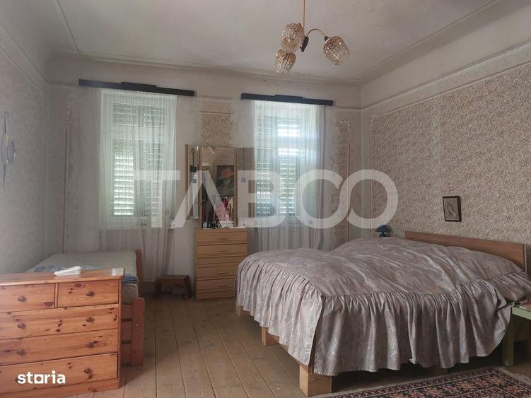 Casă cu 4 camere în Central