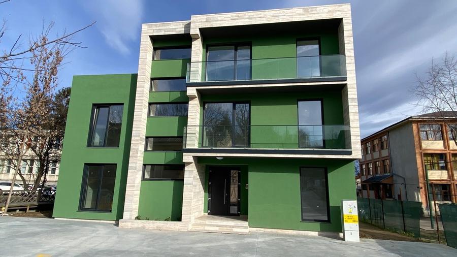 Apartament cu 3 camere decomandat în Negru Vodă