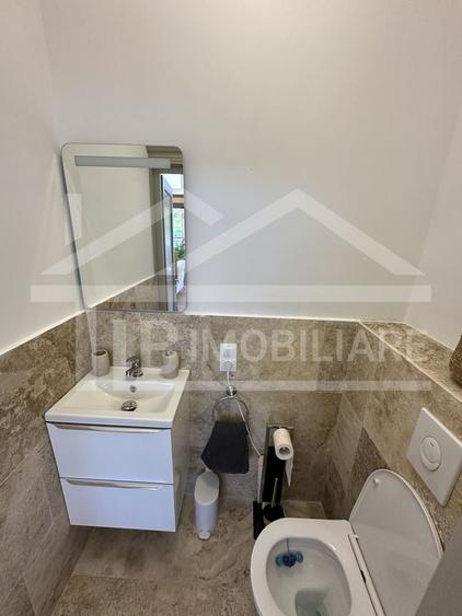 Casă individuală cu 4 camere cu Canalizare în Livezeni