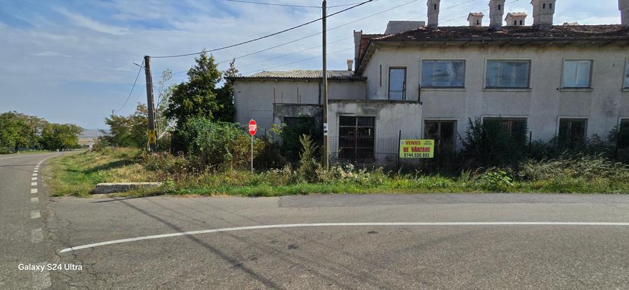 Spațiu comercial, de 800 mp, în Cucorăni