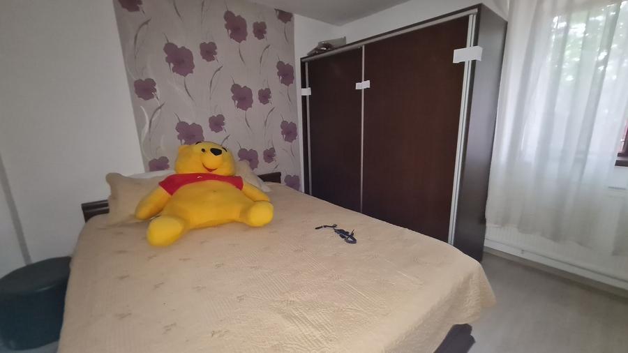 Casă individuală cu 5 camere cu Canalizare în Central