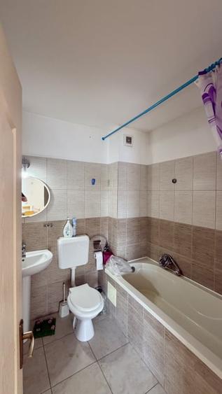 Apartament cu 4 camere decomandat în Voluntari