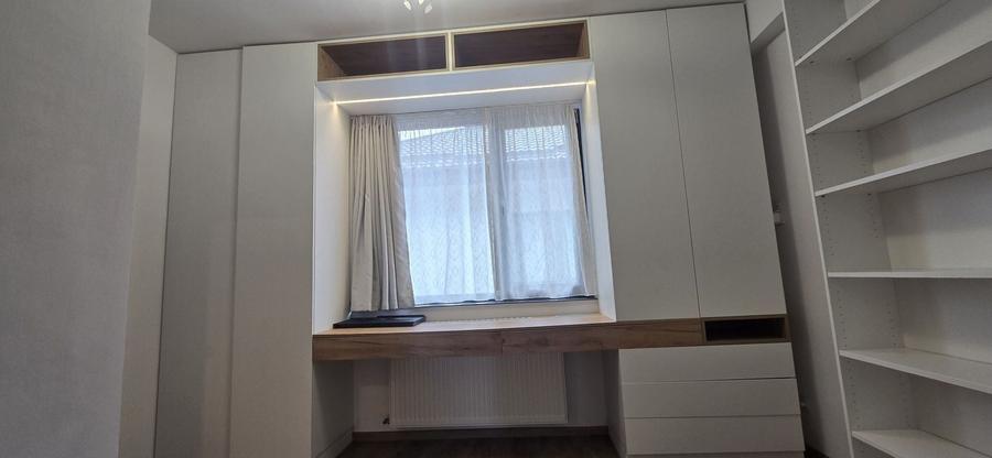 Casă individuală cu 4 camere cu Canalizare în Central