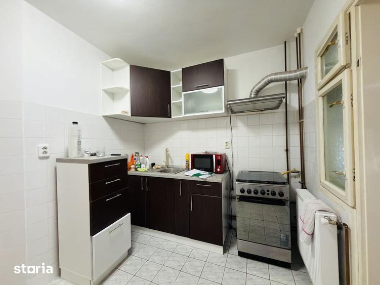 Apartament cu 3 camere decomandat, mobilat în Soarelui