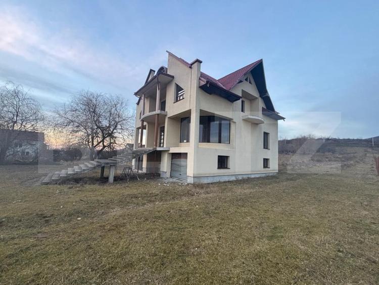 Casă individuală cu 5 camere cu Canalizare în Sud-Vest