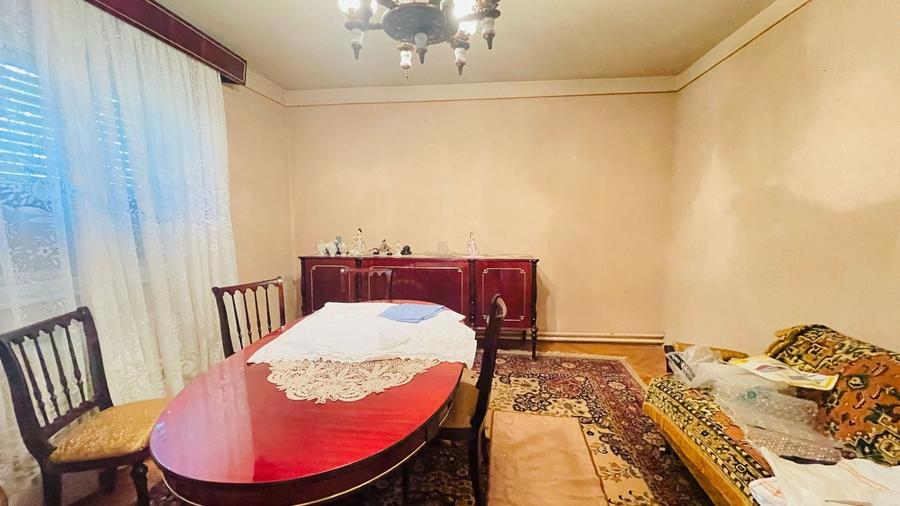 Casă individuală cu 7 camere cu Canalizare în Mehala