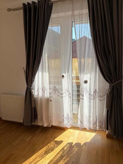 Apartament cu 3 camere decomandat în Rodna
