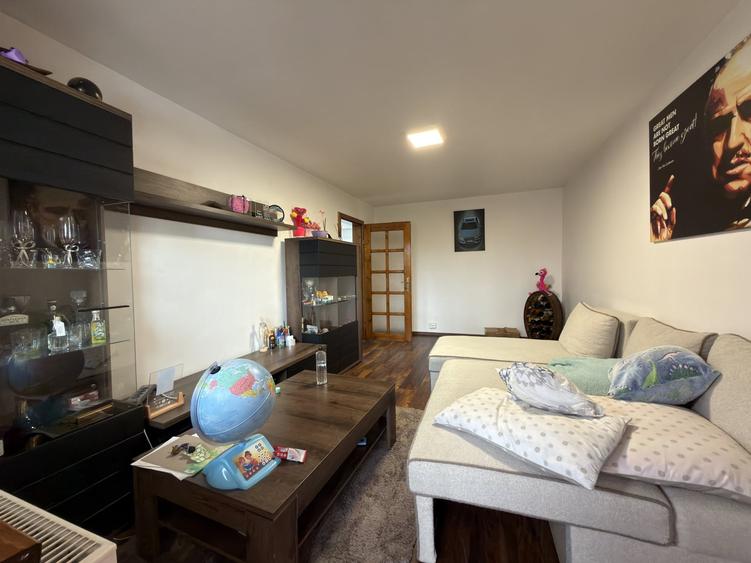 Apartament 3 camere, decomandat, 53 mp - zona Lipovei - 1