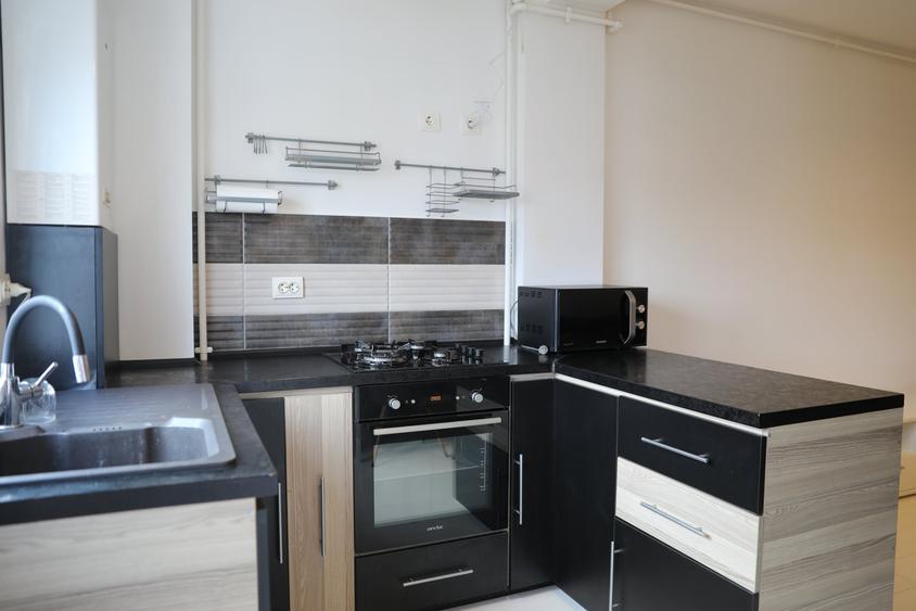 Apartament cu 2 camere semidecomandat în Păcii