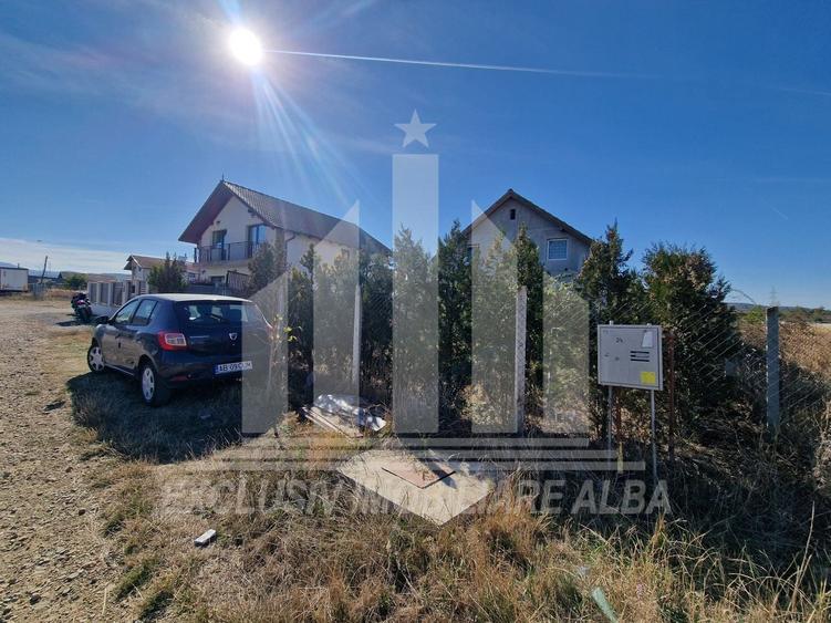 Casă individuală cu 3 camere cu Canalizare în Sud