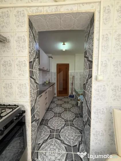 Apartament de vanzare, 2 camere decomandate, etaj 1, loc de - 12