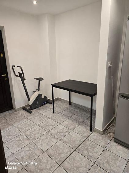 Garsonieră decomandată în Titan