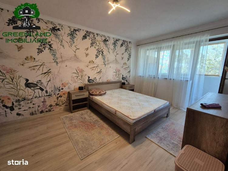 Apartament cu 3 camere decomandat în Podu Roș