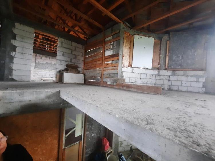 Casă individuală cu 8 camere cu Teren 928 Mp în Țegheș