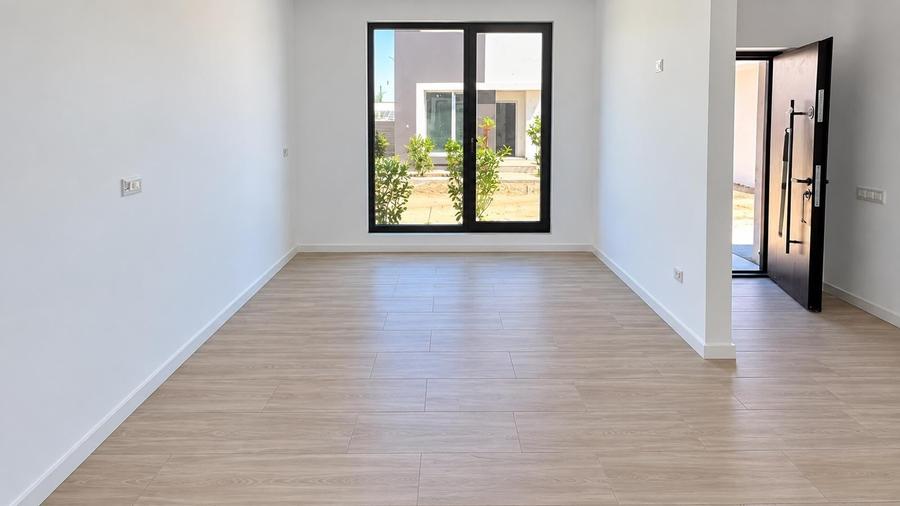 Casă cu 3 camere cu Canalizare în Clinceni