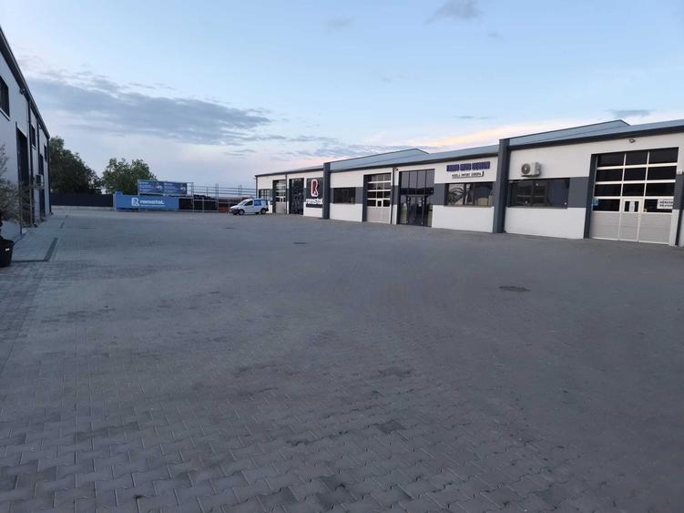 Spațiu comercial, de 400 mp, în Central