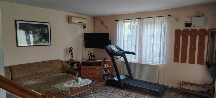 Casă cu 4 camere în Central