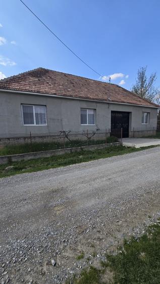 Casă cu 4 camere în Hidiș