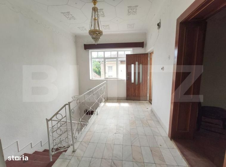 Casă cu 4 camere în Central
