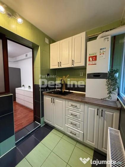 Apartament cu 4 camere decomandat în Central