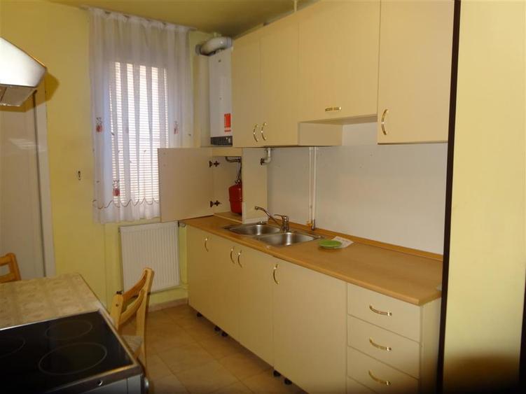 Apartament cu 2 camere semidecomandat, mobilat în P-ța Gării