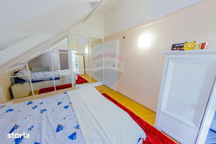 Casă cu 5 camere cu Teren 1133 Mp în Groși