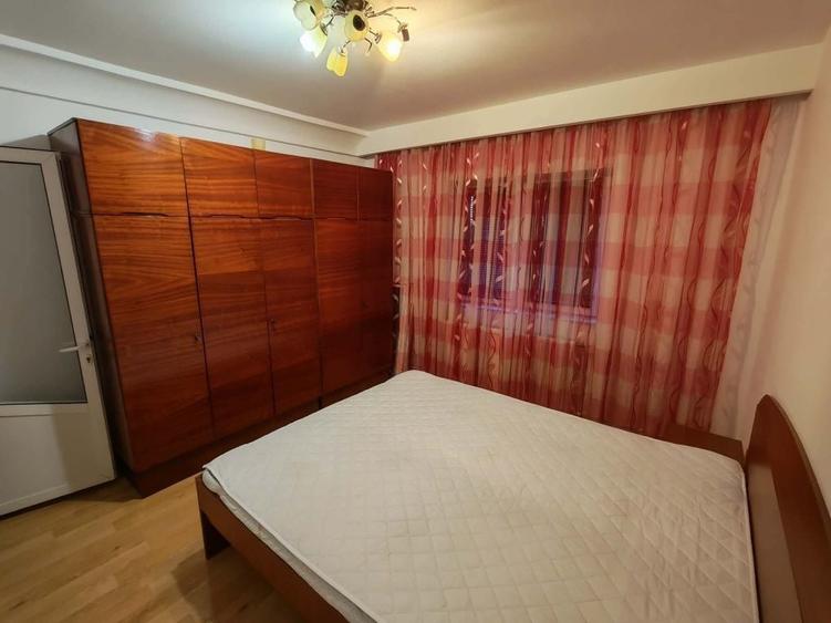 Apartament cu 3 camere decomandat în E3