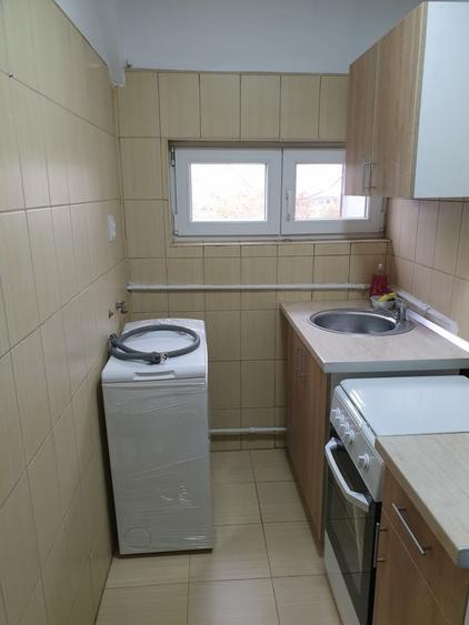 Apartament cu 2 camere semidecomandat, mobilat în Victoriei