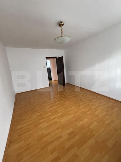 Apartament cu 3 camere decomandat în Reghin