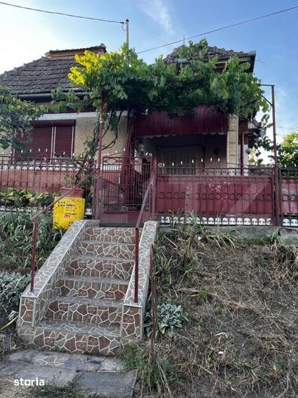 Casa de locuit in Valea Larga, cu teren generos de 5.100 mp - 1